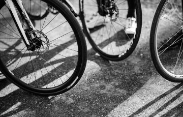 close up photo of bicycle wheels